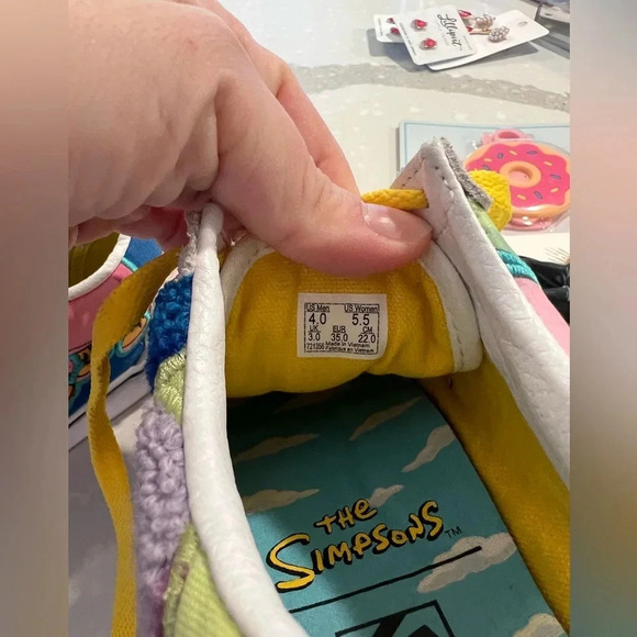 RARE Vans x Old Skool The Simpsons “The Bouviers” Shoes women 5.5 men 4 - Picture 6 of 10